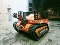 消防滅火機器人 （第3代，油動液壓，帶水帶框）